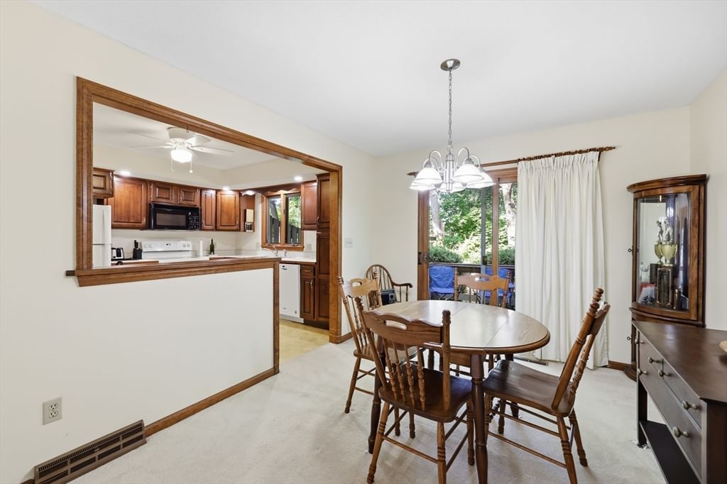3 Castle Hill Rd #E Agawam — Photo 13 of 41