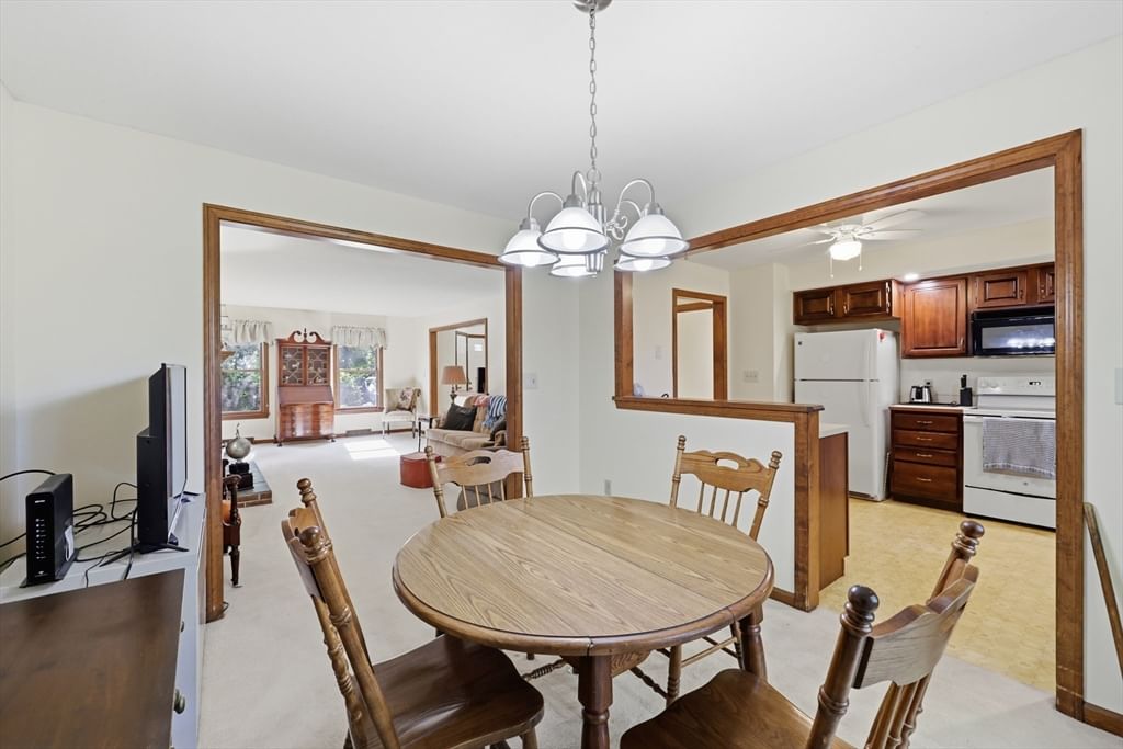 3 Castle Hill Rd #E Agawam — Photo 14 of 41