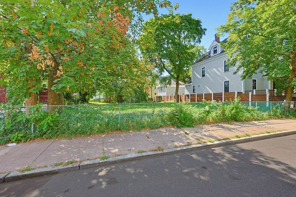 26 & 28 Perrin St Boston — Photo 10 of 25