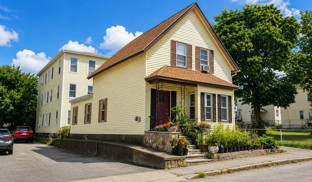 60 Andrews St Lowell — Photo 2 of 26