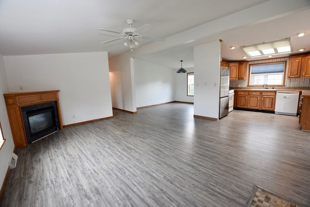 29 Lyn Ln. Middleboro — Photo 10 of 42