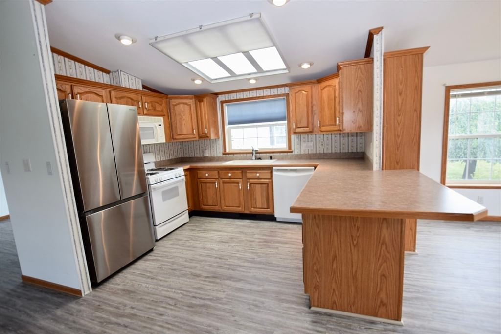29 Lyn Ln. Middleboro — Photo 16 of 42