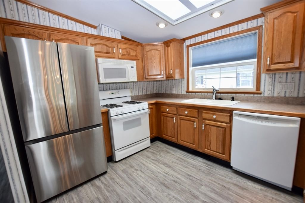 29 Lyn Ln. Middleboro — Photo 17 of 42