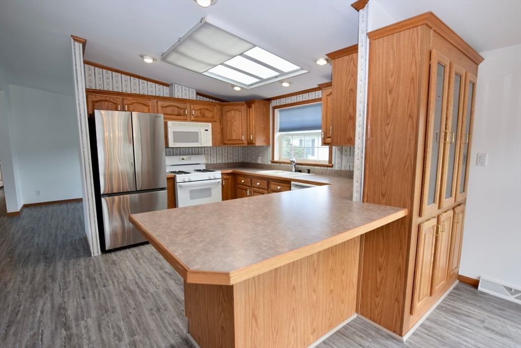 29 Lyn Ln. Middleboro — Photo 21 of 42