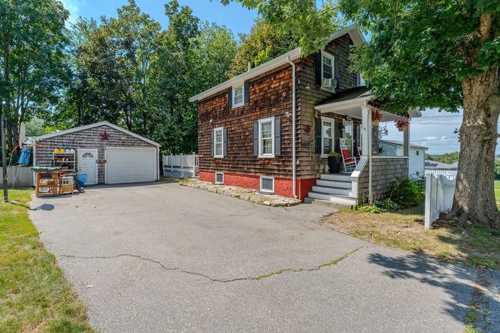 135 Thurber Ave Somerset — Photo 11 of 37