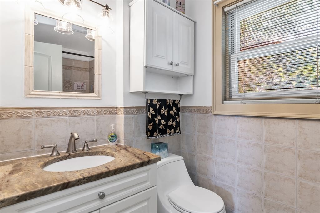 12 Oakland, Lawrence, MA 01843 photo 4