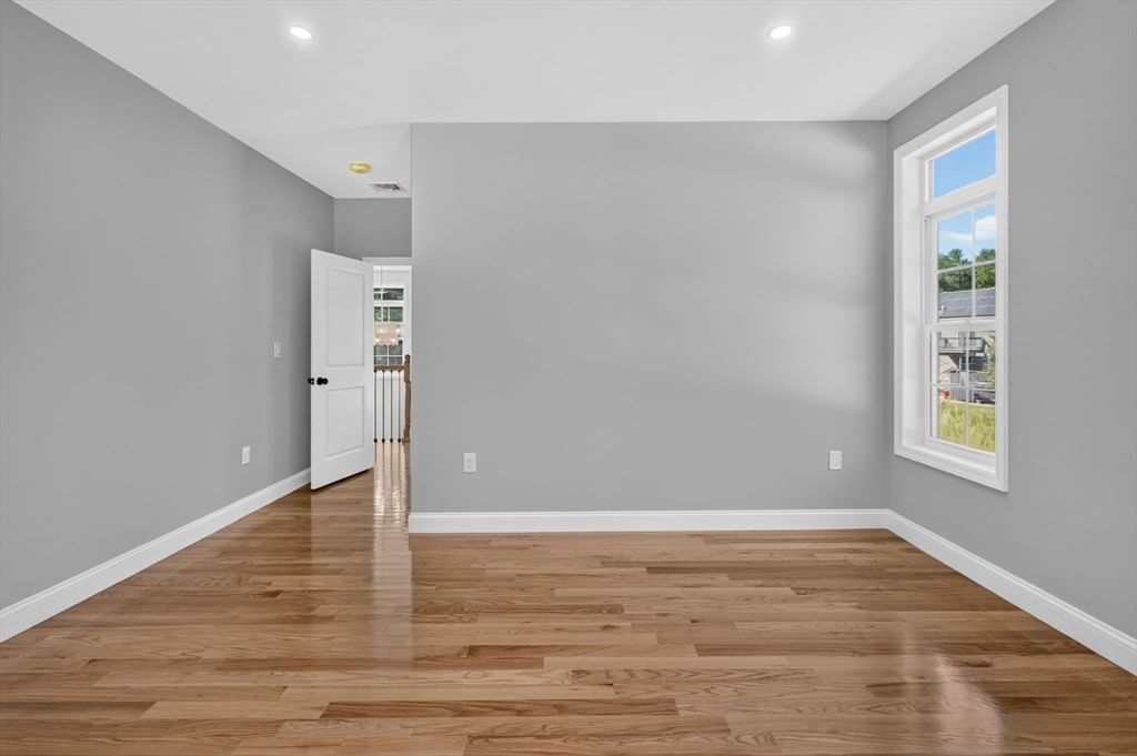 44 Grandview Road Reading — Photo 19 of 34