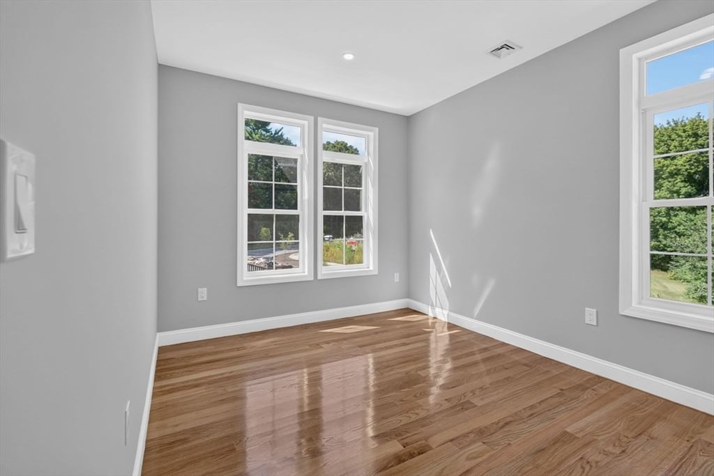 44 Grandview Road Reading — Photo 26 of 34