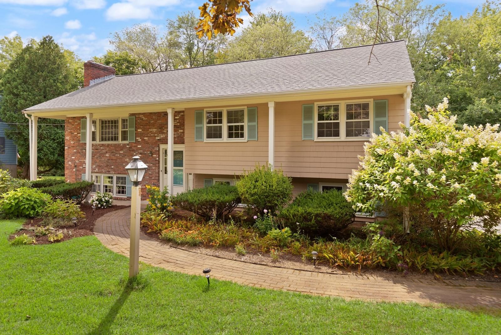 Property at 12 Old Stagecoach Rd, Bedford, MA 01730