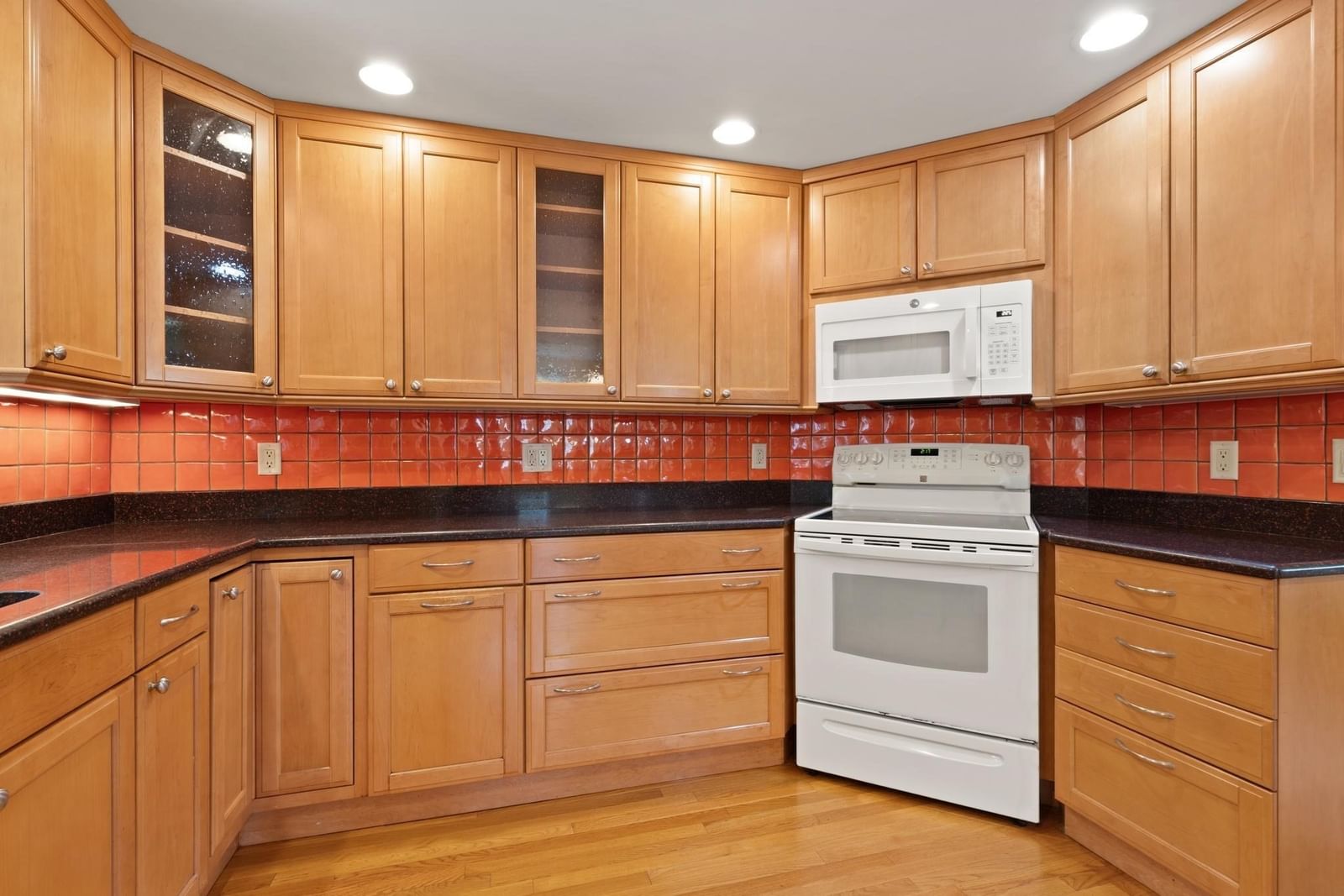 12 Old Stagecoach Rd Bedford — Photo 13 of 34