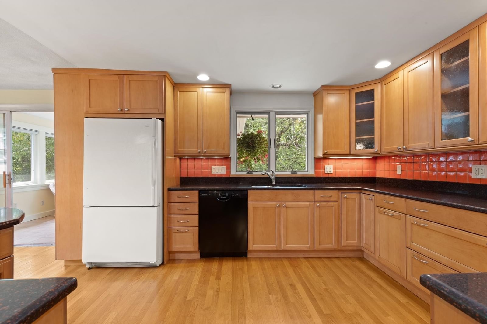 12 Old Stagecoach Rd Bedford — Photo 14 of 34