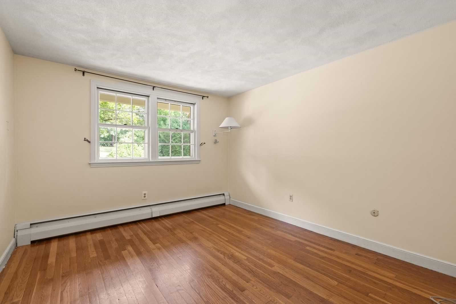 12 Old Stagecoach Rd Bedford — Photo 21 of 34