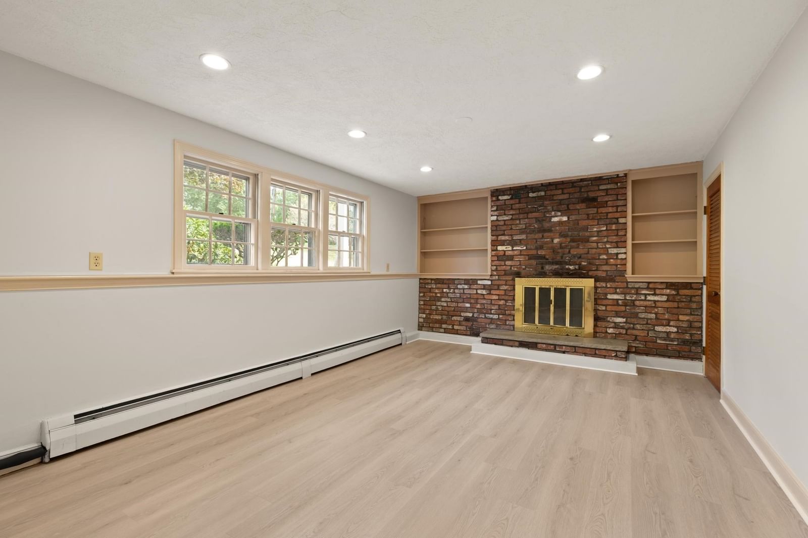 12 Old Stagecoach Rd Bedford — Photo 24 of 34