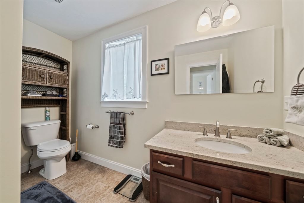 129 Bay Shore Dr Plymouth — Photo 14 of 41
