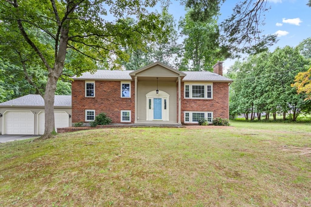 Property at 141 Longhill Rd, Franklin, MA 02038