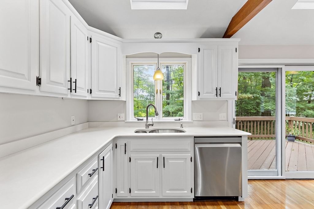 141 Longhill Rd Franklin — Photo 3 of 42