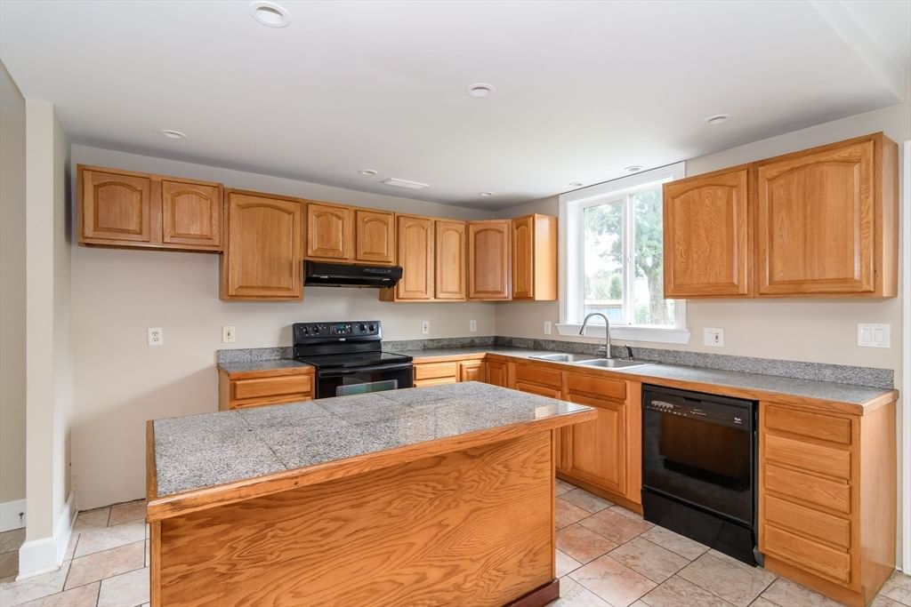 50 N Pleasant St #50 Taunton — Photo 6 of 20
