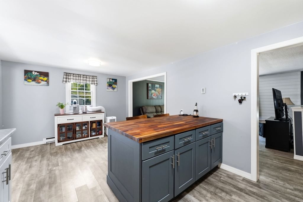 112 Walker Road Shirley — Photo 10 of 41