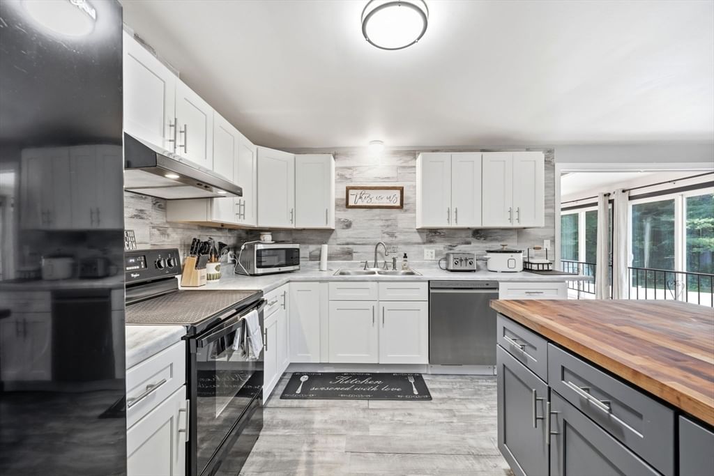 112 Walker Road Shirley — Photo 11 of 41