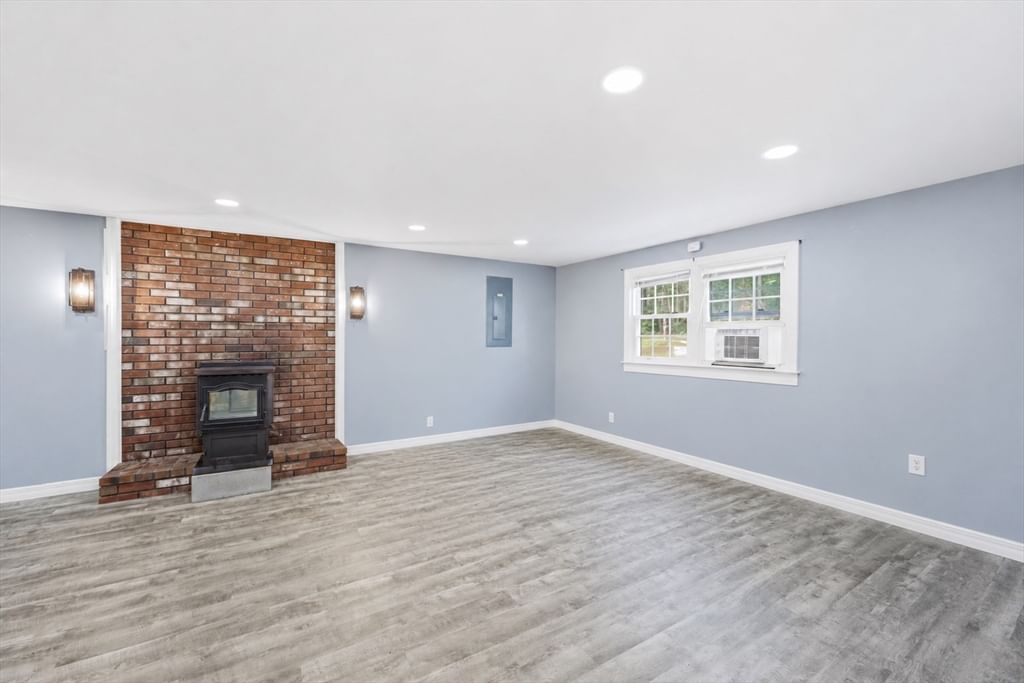 112 Walker Road Shirley — Photo 27 of 41