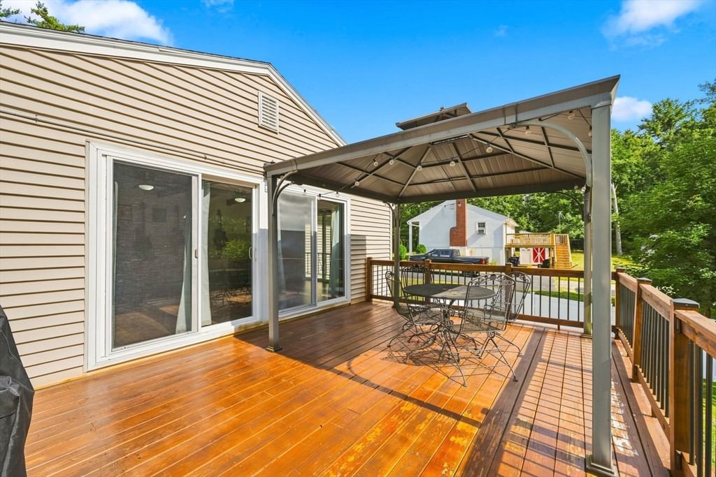 112 Walker Road Shirley — Photo 33 of 41