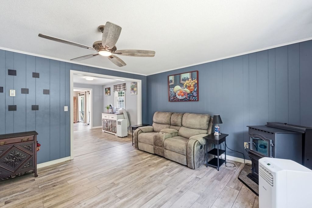 112 Walker Road Shirley — Photo 6 of 41