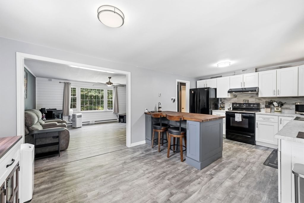112 Walker Road Shirley — Photo 8 of 41