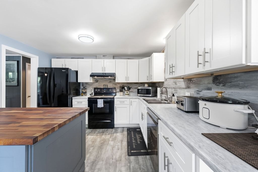 112 Walker Road Shirley — Photo 9 of 41