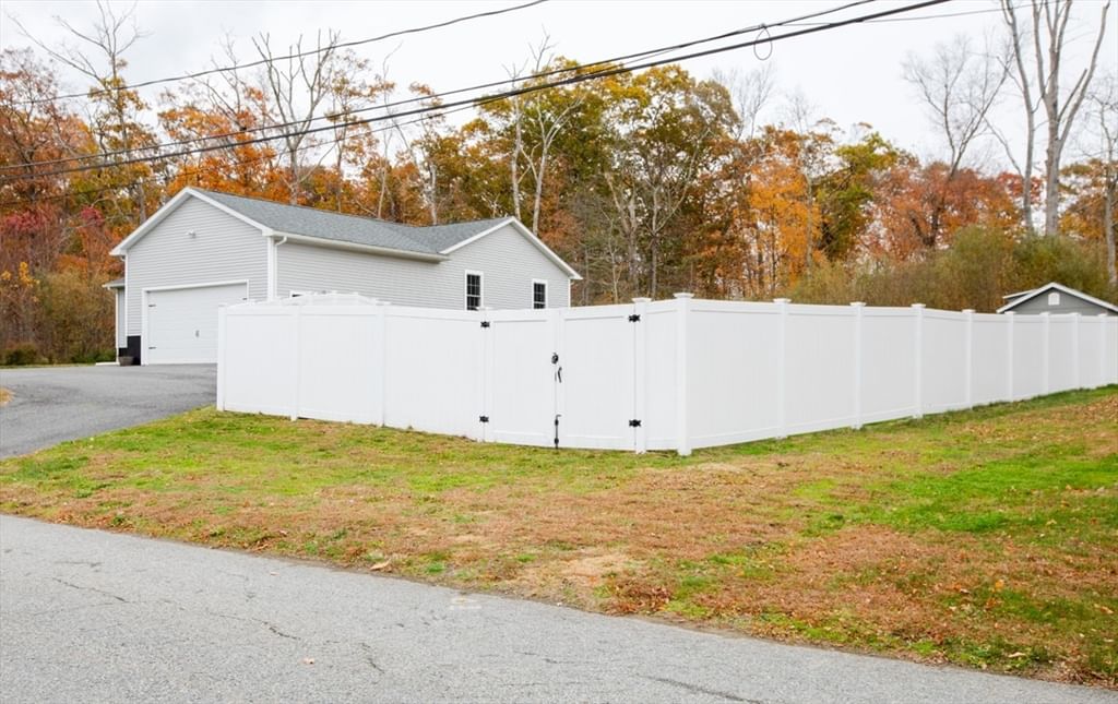 33 Rhinecliffe Rd, Swansea, MA 02777 photo 5
