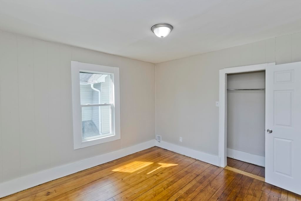 30 Hawthorne St Springfield — Photo 10 of 28
