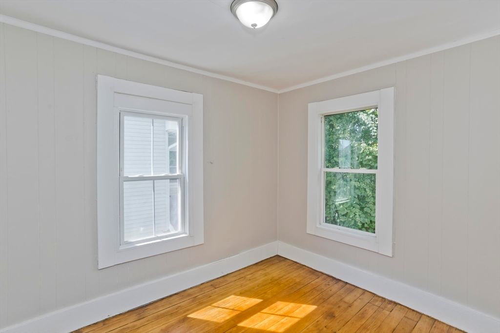 30 Hawthorne St Springfield — Photo 13 of 28