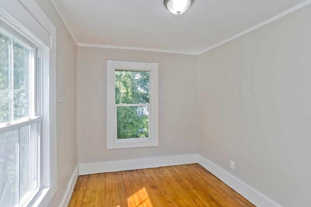 30 Hawthorne St Springfield — Photo 15 of 28