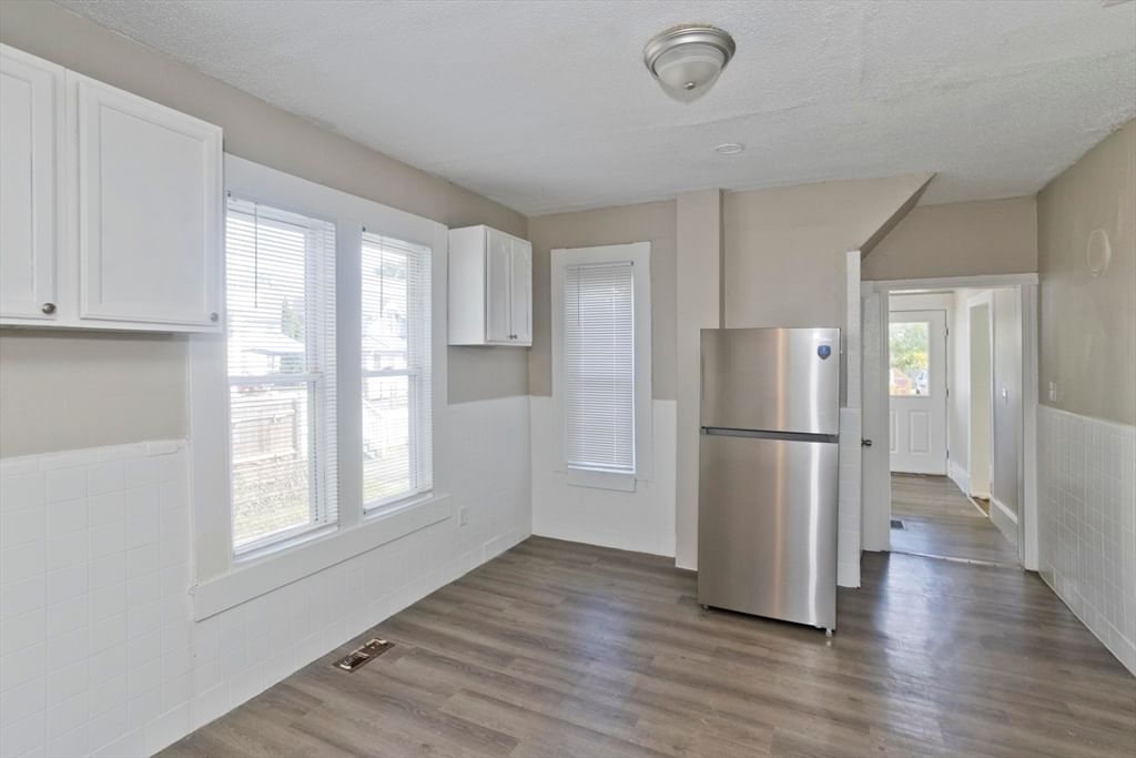 30 Hawthorne St Springfield — Photo 5 of 28