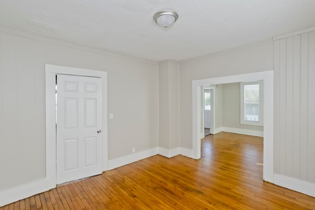30 Hawthorne St Springfield — Photo 7 of 28