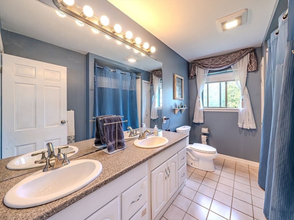 23 Henry St Saugus — Photo 13 of 40
