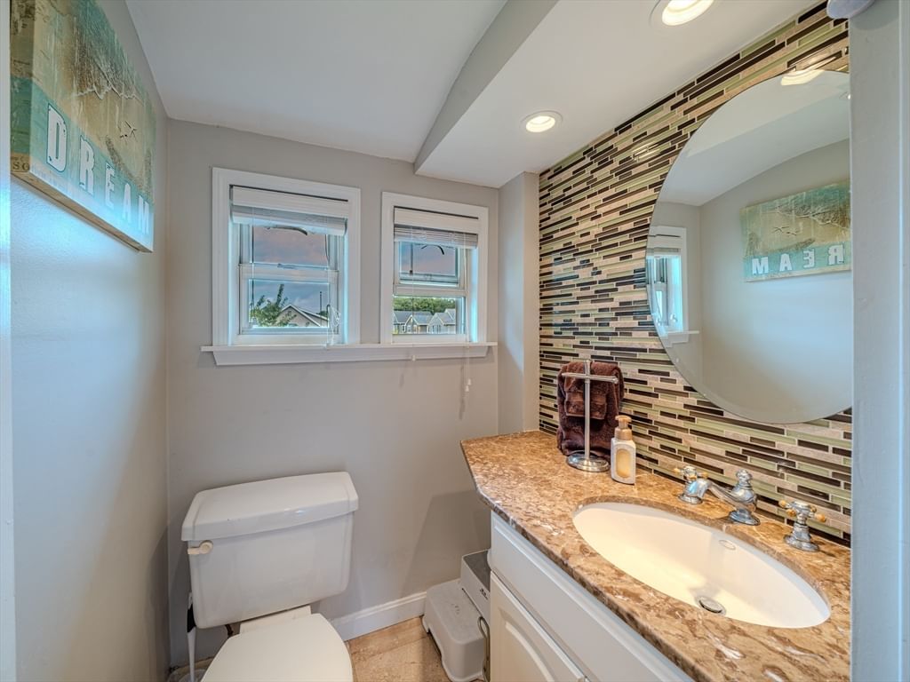 23 Henry St Saugus — Photo 25 of 40