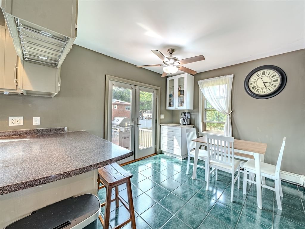 23 Henry St Saugus — Photo 8 of 40