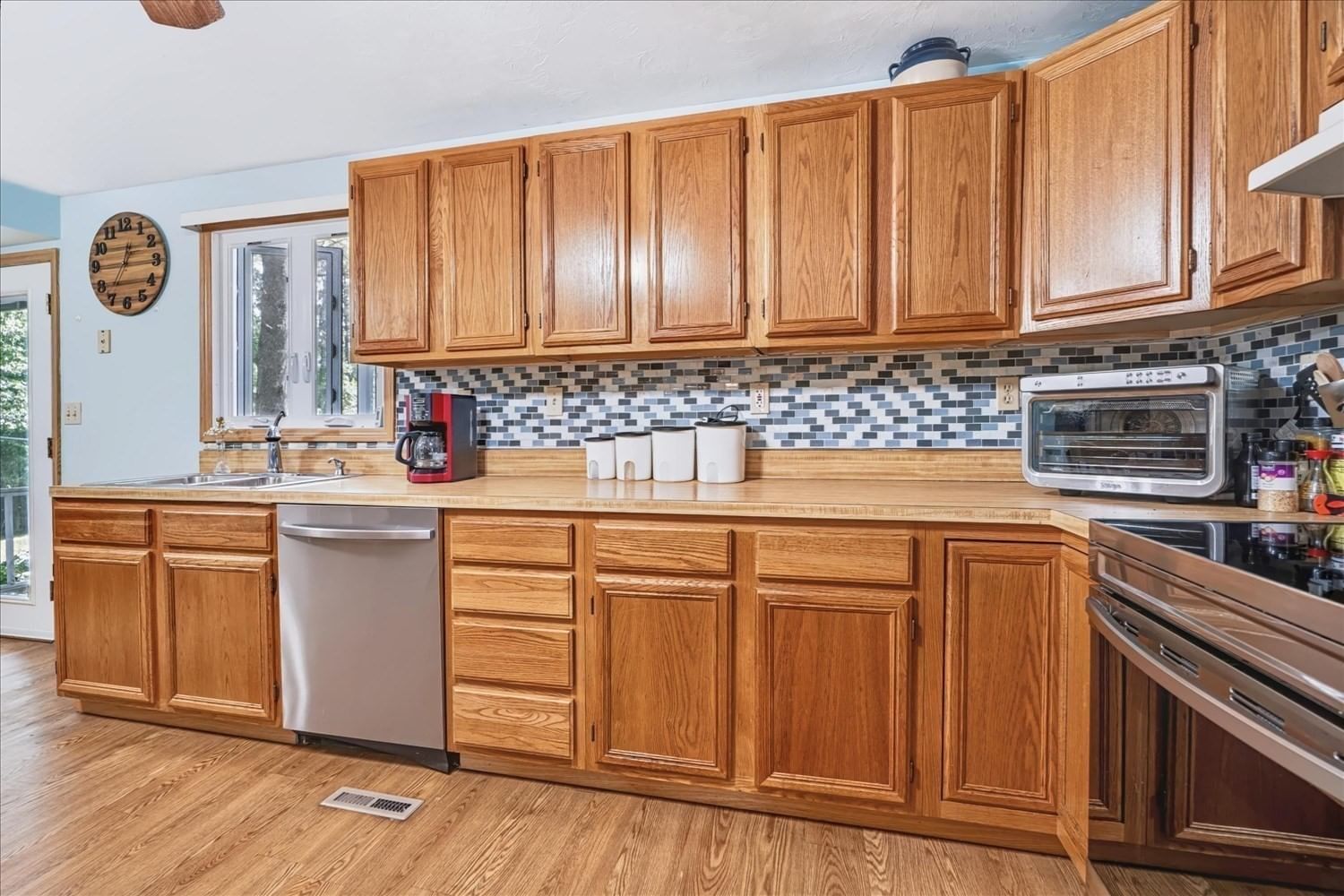 65 Neponset Heights Ave Foxboro — Photo 10 of 39