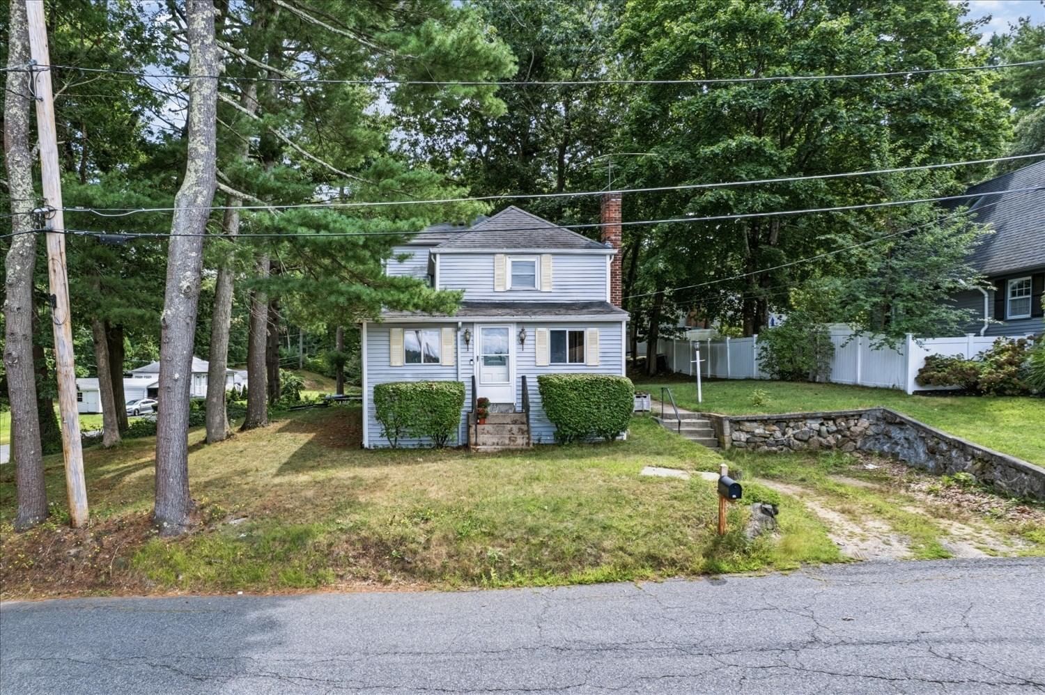 65 Neponset Heights Ave Foxboro — Photo 4 of 39