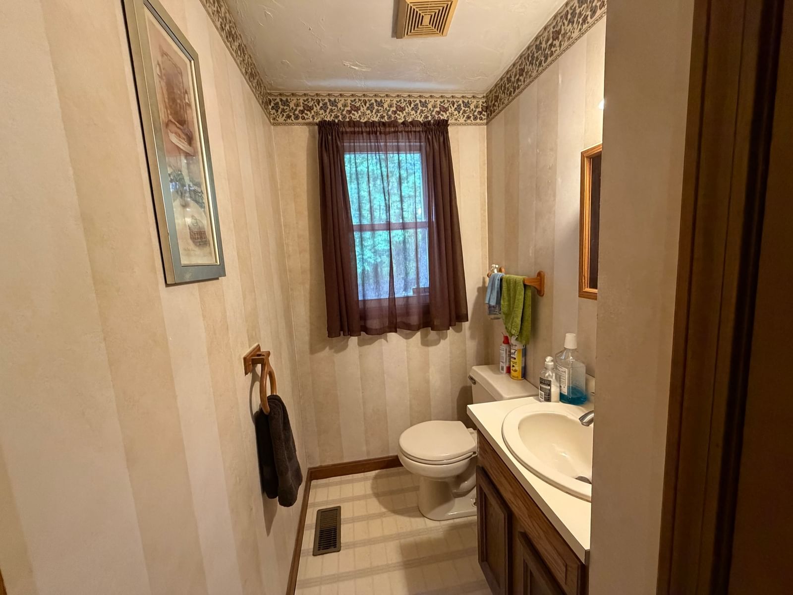 193 Svenson Ave Worcester — Photo 8 of 9