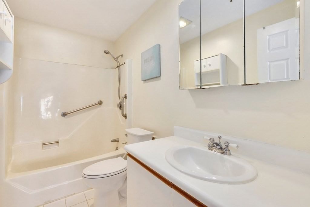 3920 Mystic Valley Pkwy #410 Medford — Photo 10 of 24