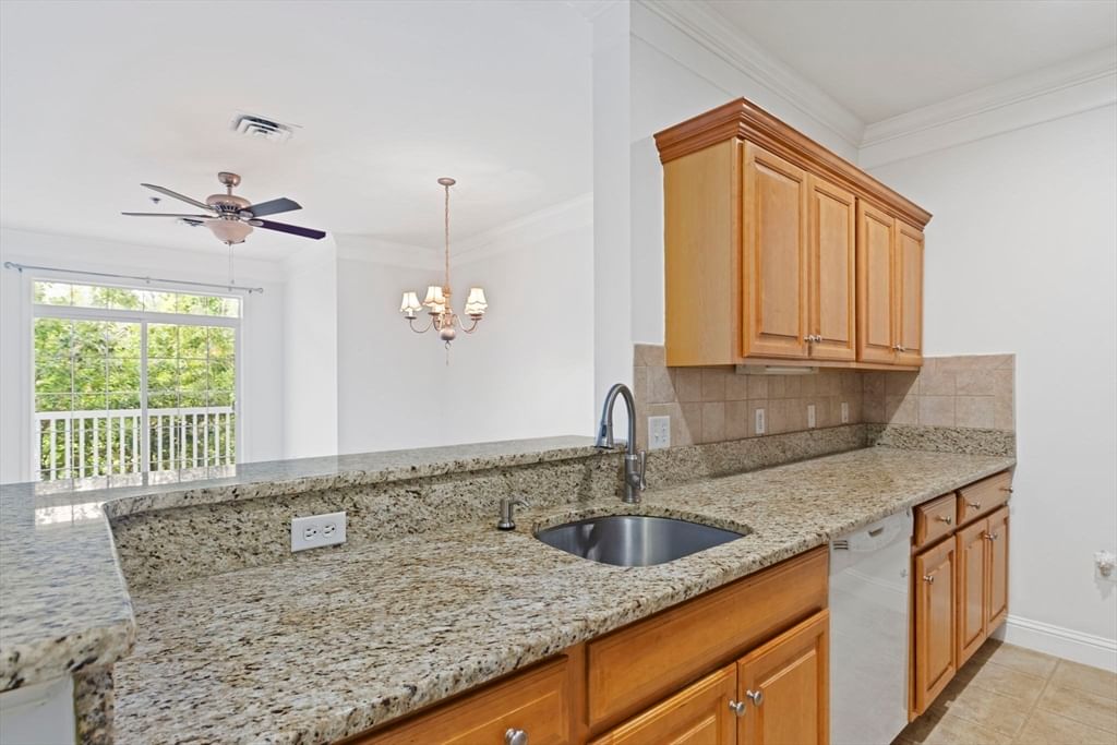 1481 Phillips Rd #1103 New Bedford — Photo 10 of 42