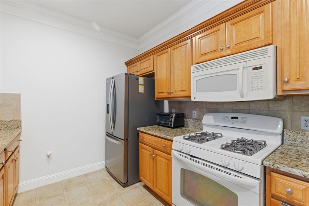 1481 Phillips Rd #1103 New Bedford — Photo 11 of 42