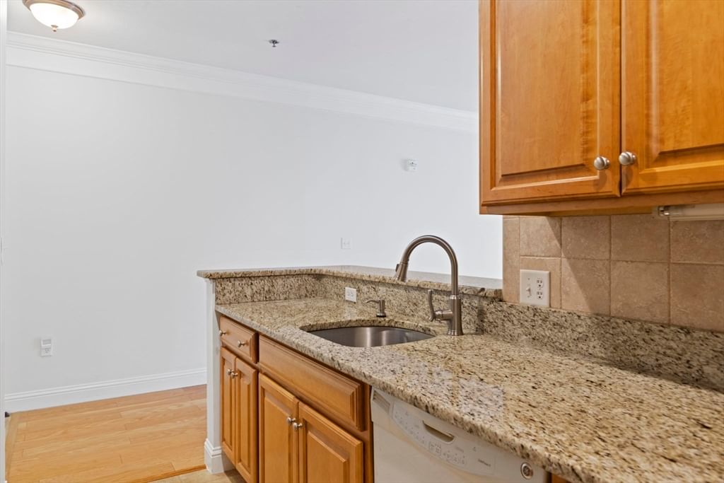 1481 Phillips Rd #1103 New Bedford — Photo 13 of 42