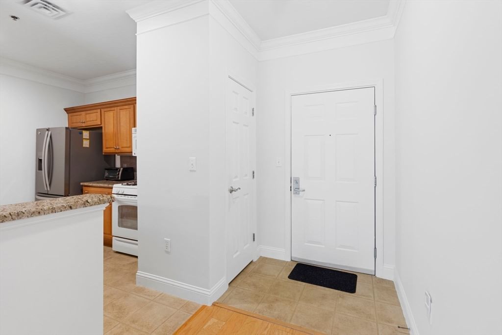 1481 Phillips Rd #1103 New Bedford — Photo 7 of 42