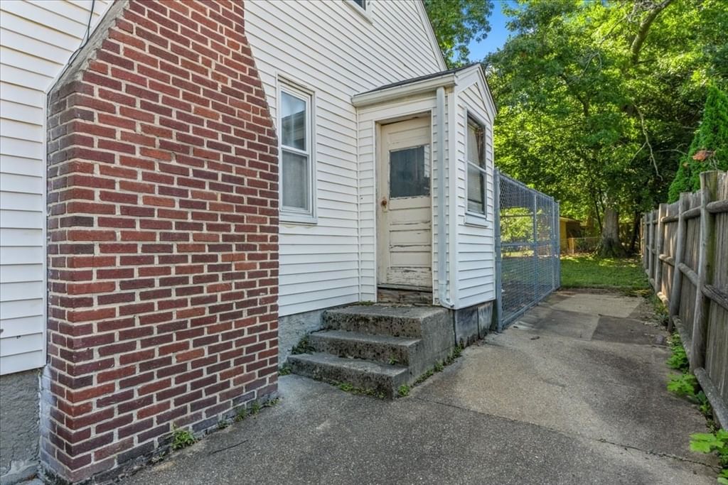 351 Pearl St Braintree — Photo 19 of 26