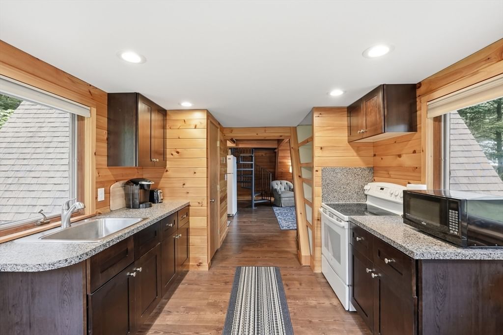 99 Lakeshore Drive Spencer — Photo 4 of 42