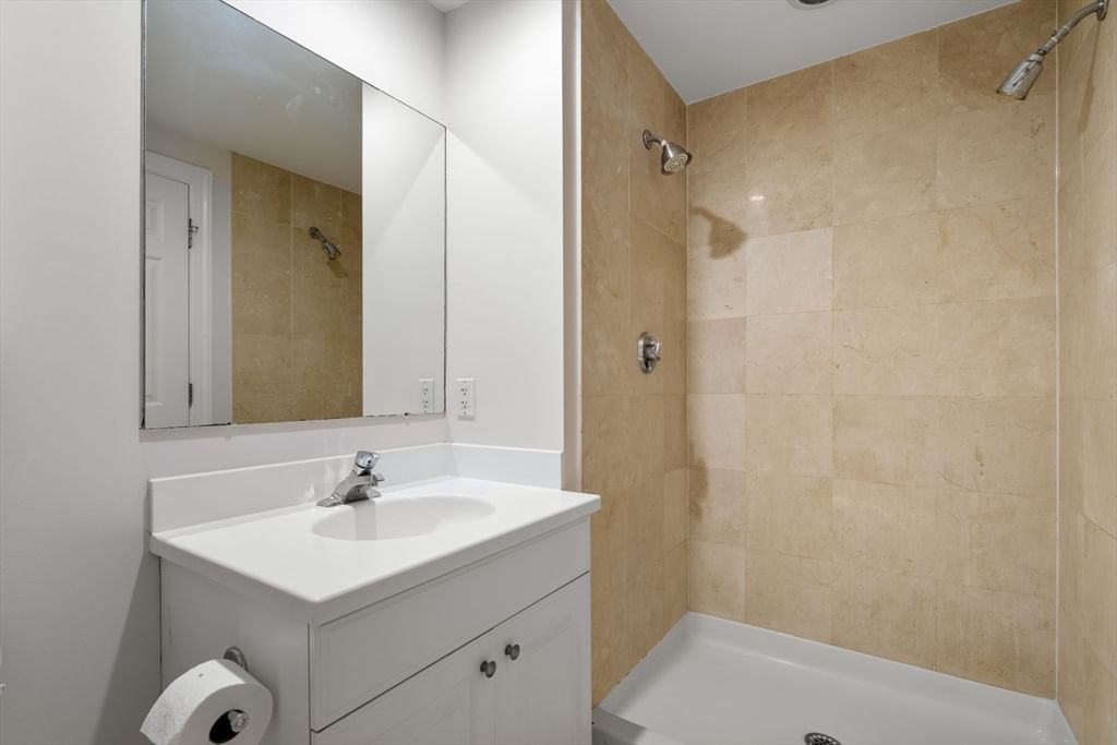 73 Chelsea St #305 Boston — Photo 10 of 22