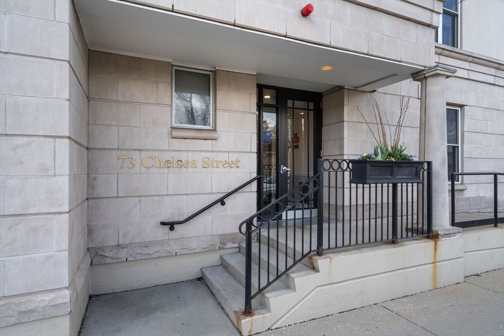 73 Chelsea St #305 Boston — Photo 16 of 22