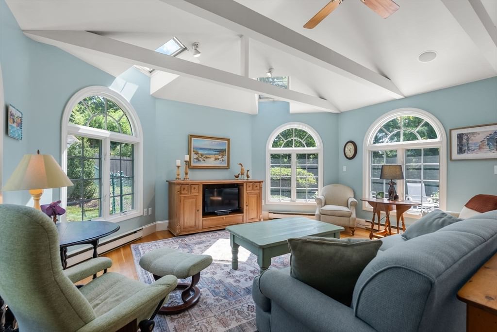 11 Hillcrest Rd Marblehead — Photo 2 of 41